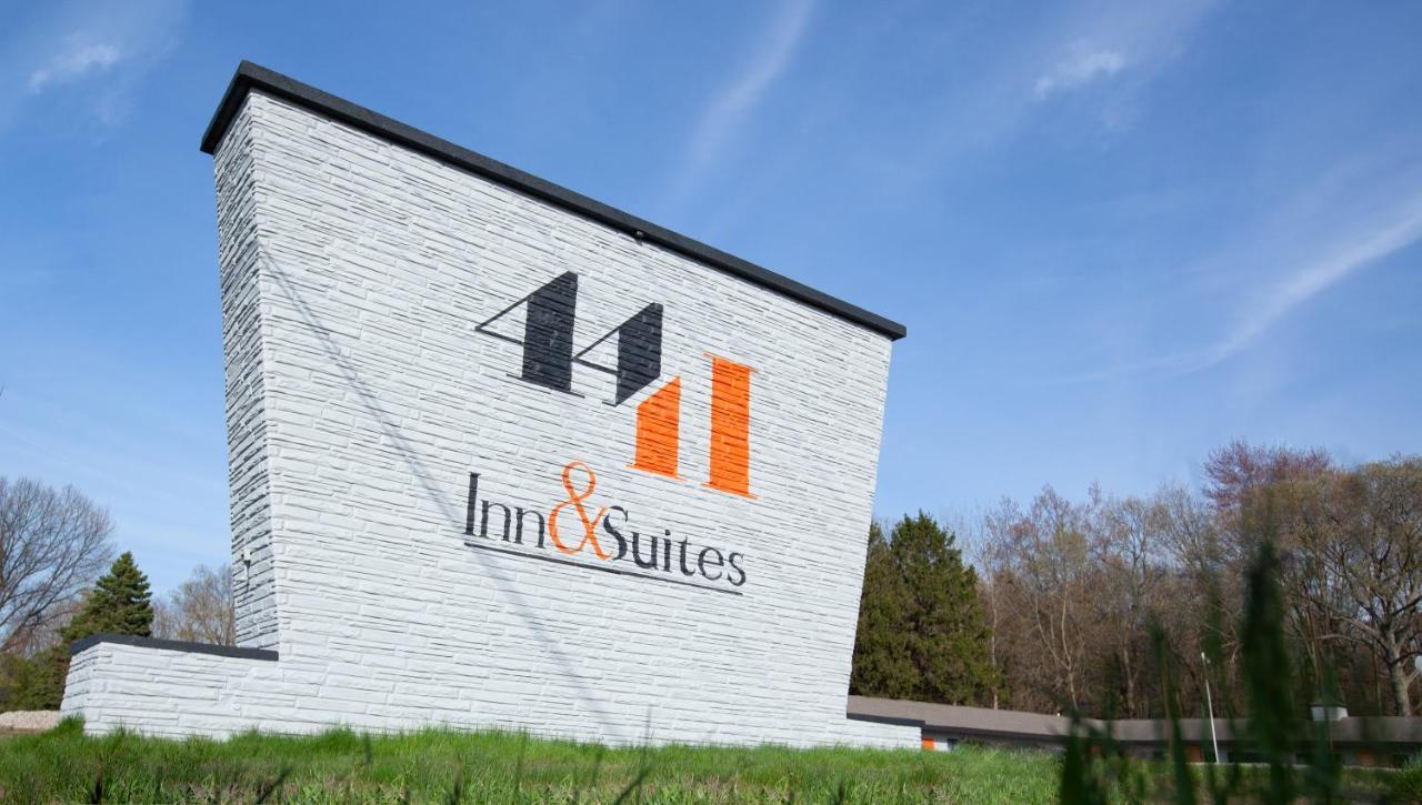 4411 Inn & Suites مدينة ميتشيغان المظهر الخارجي الصورة